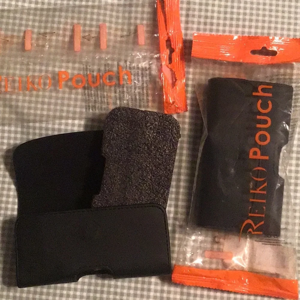 Set of 2 NEW IN PACKAGE Reiko Pouch carrier